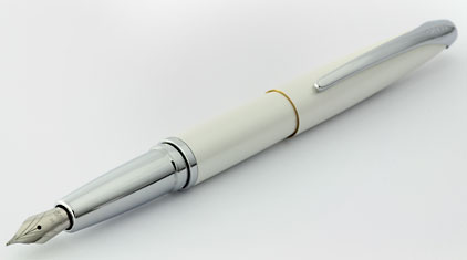 Stylo plume laqu� perle blanche ATX de Cross - photo.