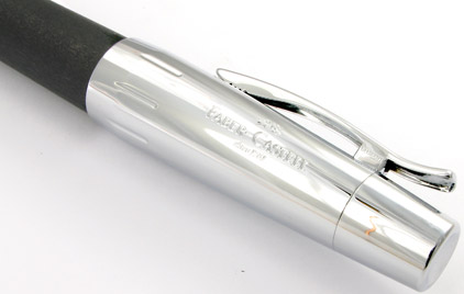 Le stylo plume E-Motion Bois de poirier Nuit et Chrome de Faber-Castell - photo.