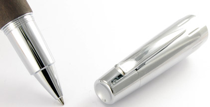 Le roller E-Motion Bois de poirier Moka et Chrome de Faber-Castell - photo.