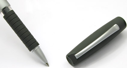 Le roller Basic M�tal mat de Faber-Castell - photo.