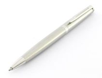 Stylo bille H�misph�re acier attributs palladi�s de Waterman