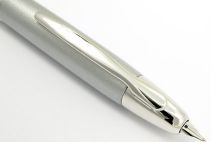 Stylo plume Acier de la gamme Capless Rhodium de Pilot