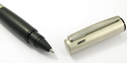 Roller Accent Palladium Noir de Lamy - photo.