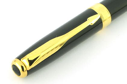 Stylo bille Sonnet Mini laqu� noir intense attributs plaqu�s or de Parker  - photo 4