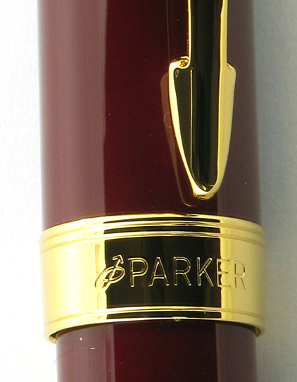 Stylo bille Sonnet Mini laqu� rouge intense attributs plaqu�s or de Parker  - photo 3