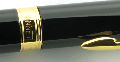 Stylo bille Sonnet Slim laqu� noir intense attributs plaqu�s or de Parker - photo 2