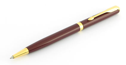 Stylo bille Sonnet Slim laqu� rouge intense attributs plaqu�s or de Parker - photo.