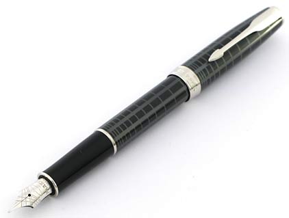 Stylo plume Sonnet laqu� gris intense attributs chrom�s de Parker - photo.