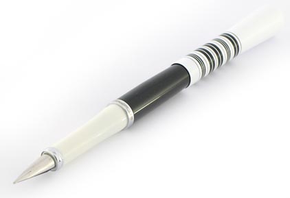 Stylo plume Noa Blanc Noir de Stypen - photo.