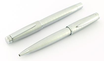 Parure Dynamic quadrill�e chrom�e attributs chrom�s de Vuarnet - photo.