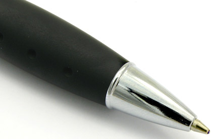 Le stylo bille s-Kiss noir caoutchout� de Vuarnet - photo.