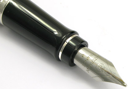 Stylo plume Expert Noir mat de Waterman - photo.