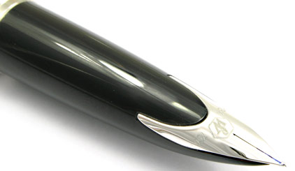 Stylo plume Car�ne Mer noire attributs plaqu�s argent de Waterman - photo.