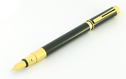 Stylo plume Perspective laqu� noir attributs dor�s de Waterman - photo.